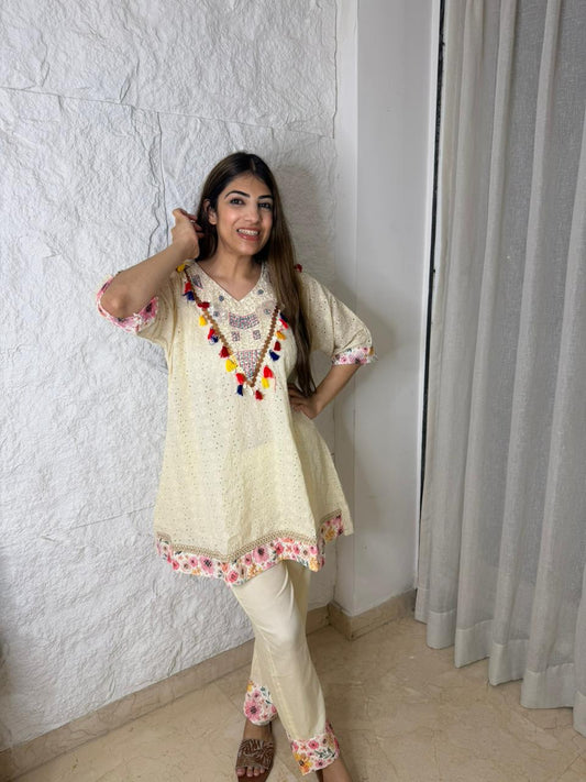 Schiffli cotton 2 pc set with handwork