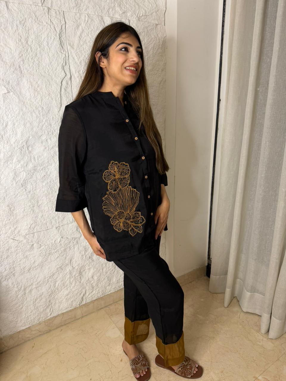 Muslin cotton 2 pc set With flower embroidery