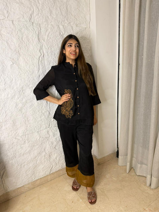 Muslin cotton 2 pc set With flower embroidery