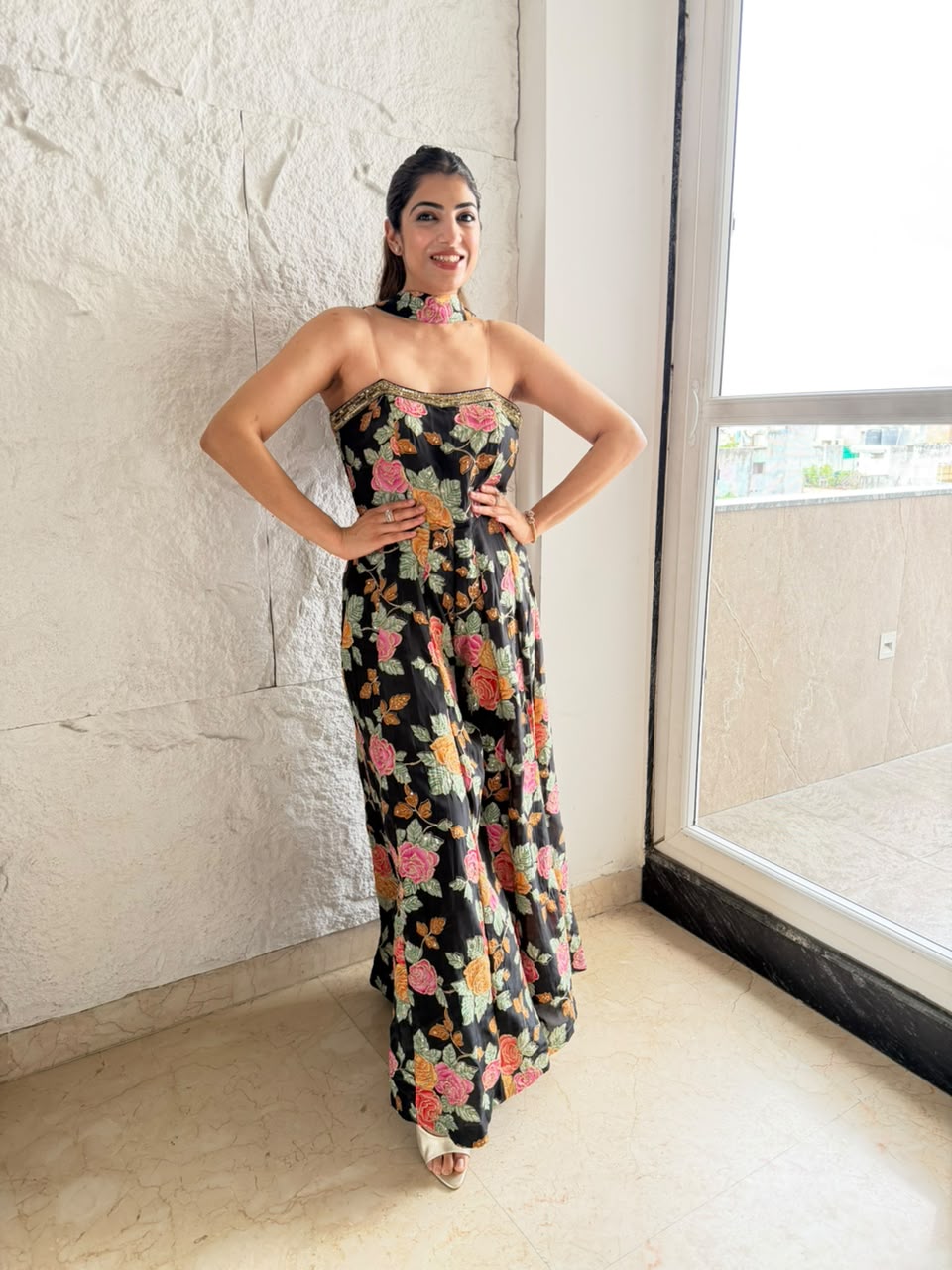Pure crepe sleeves jumpsuit with all embroidery