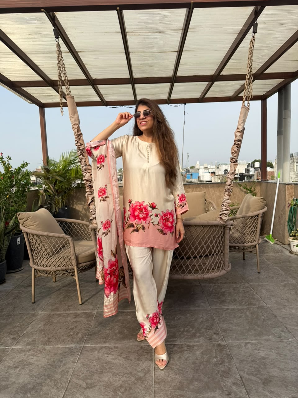 Natural digital crepe with farshi & dupatta