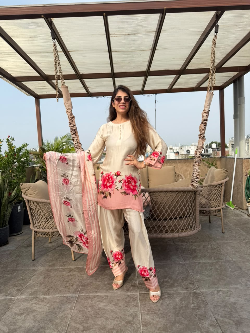 Natural digital crepe with farshi & dupatta