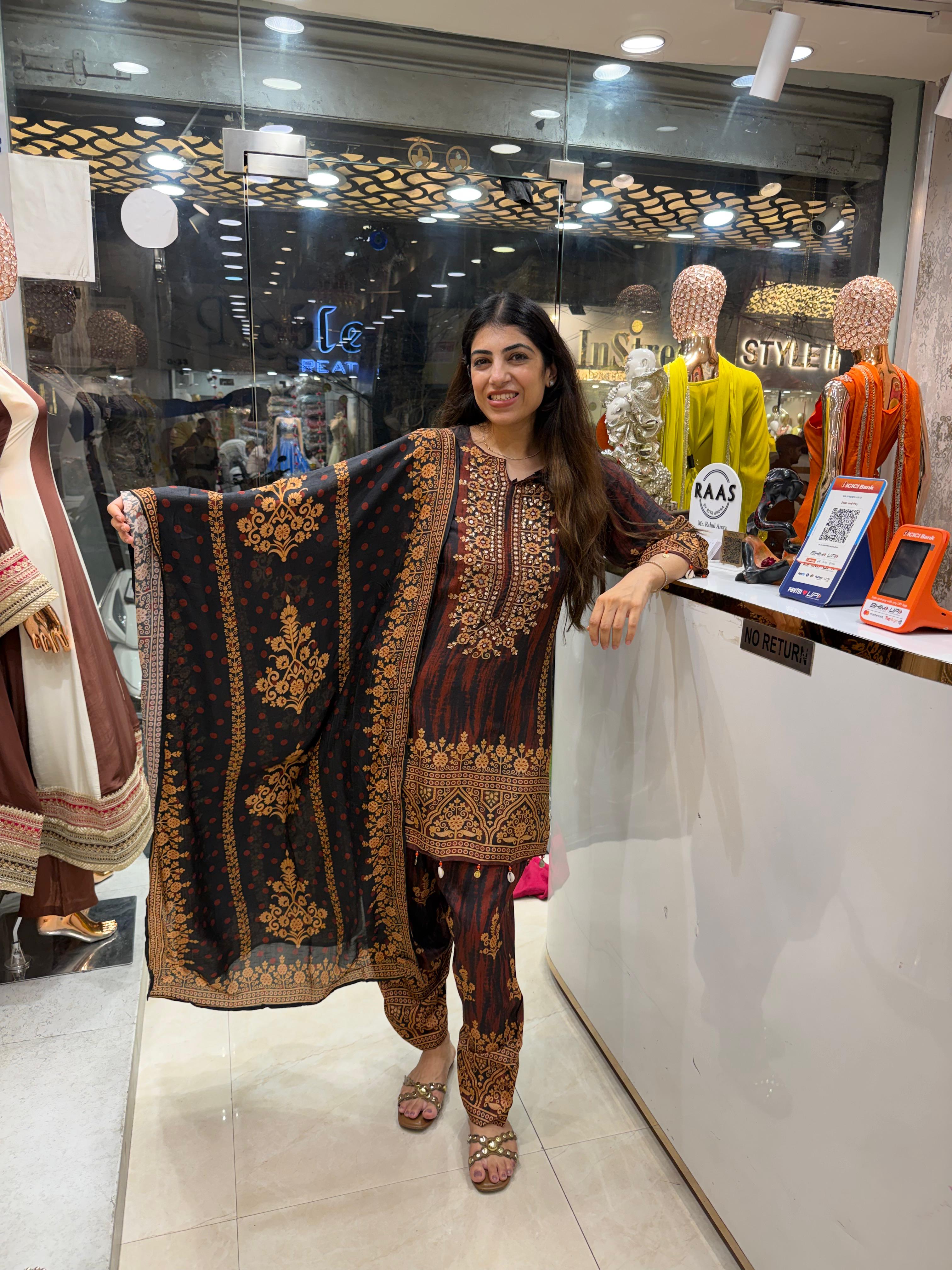 Pure muslin silk 3,peice set with all embroidery print