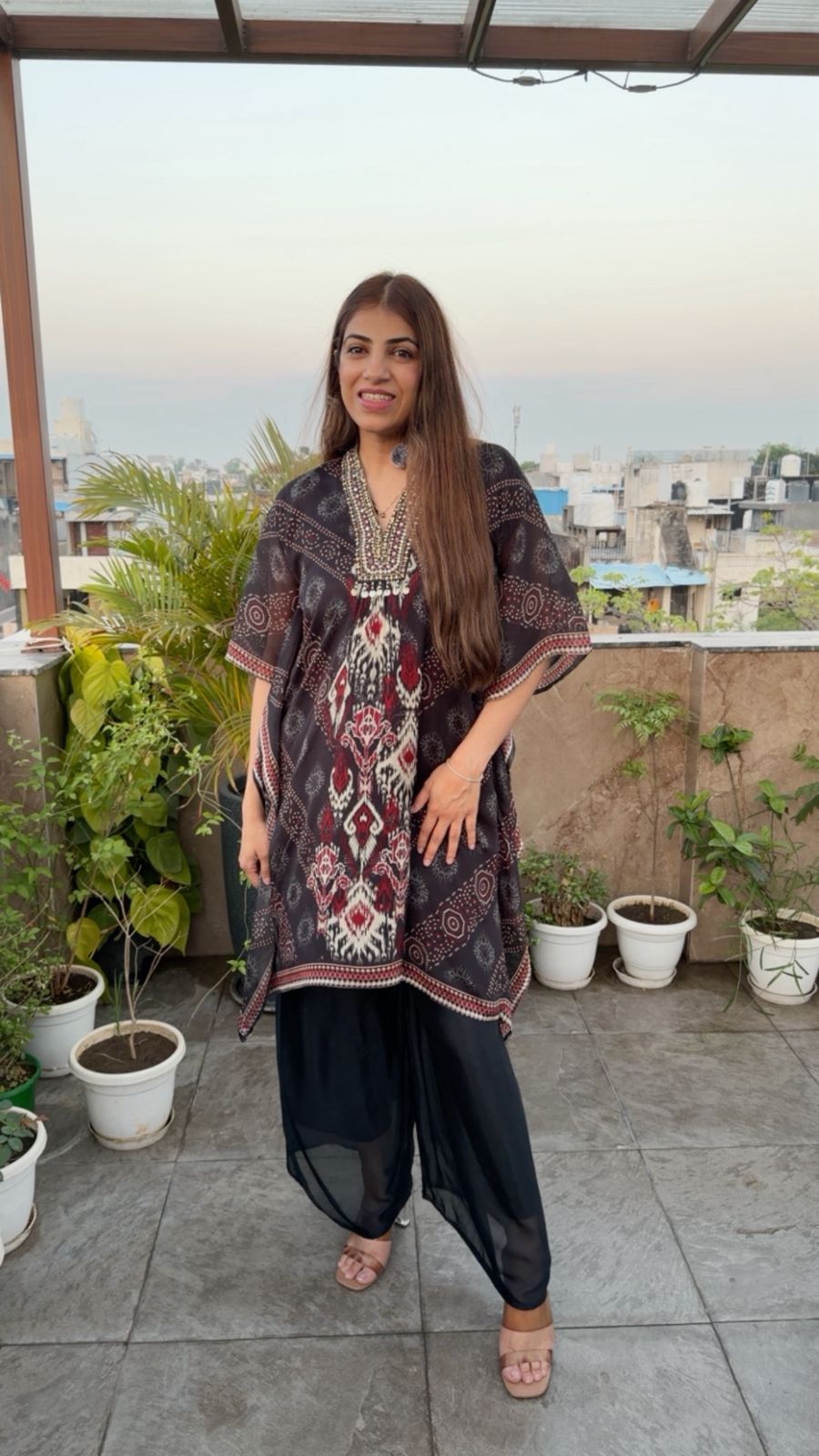 Pure Chinon Kaftan 2pc,set with print embroidery with sarara