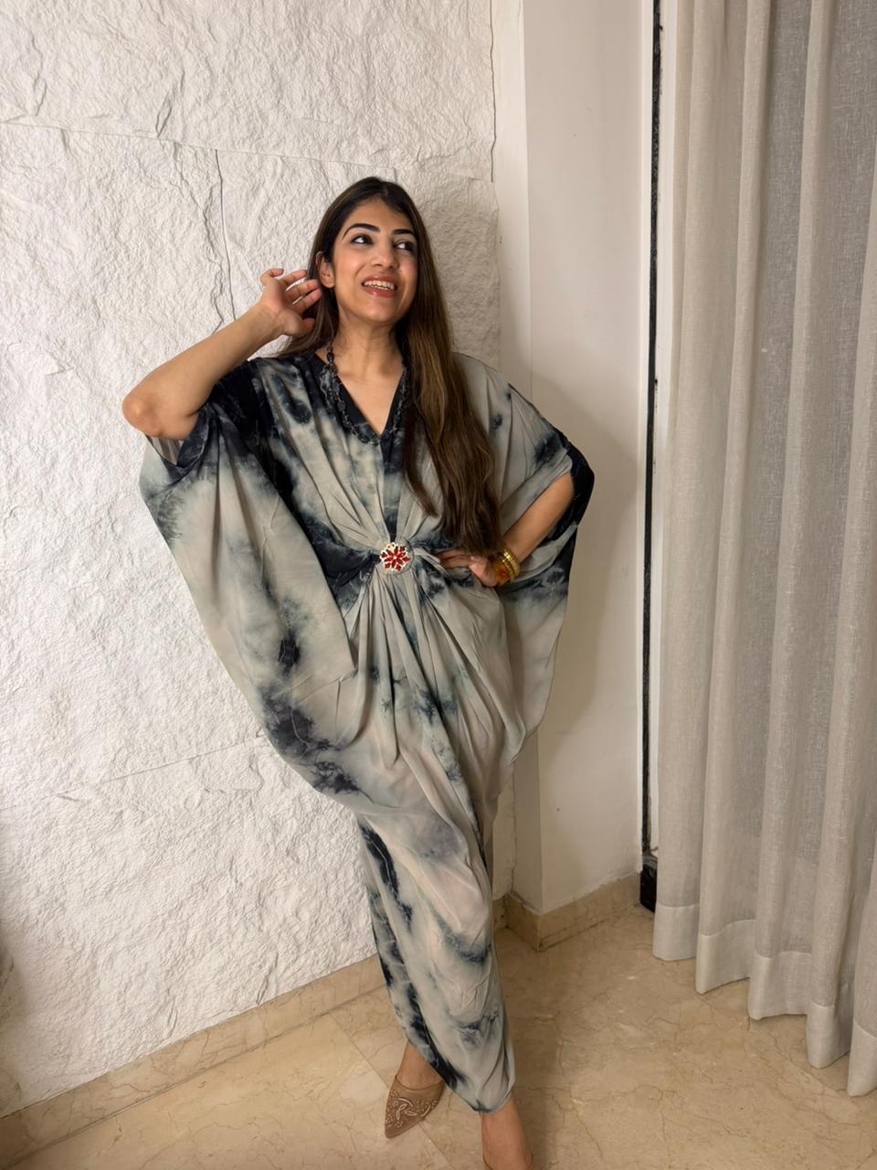 Tye & dye cowl dress with brooch with neck piece