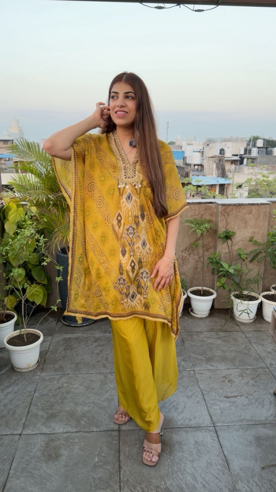 Pure Chinon Kaftan 2pc,set with print embroidery with sarara