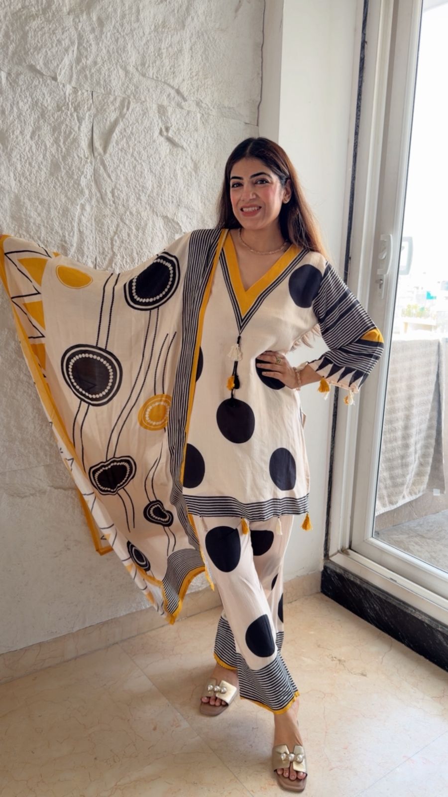 Pure muslin with farshi salwar polka dot & dupatta