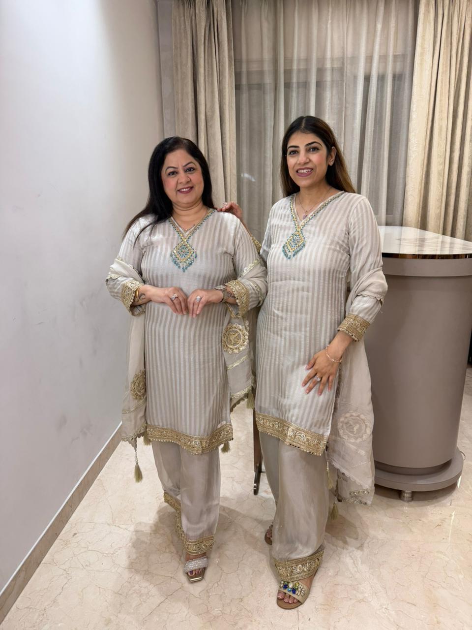 Digital glass tissue 3 pc suit with handwork with organza dupatta