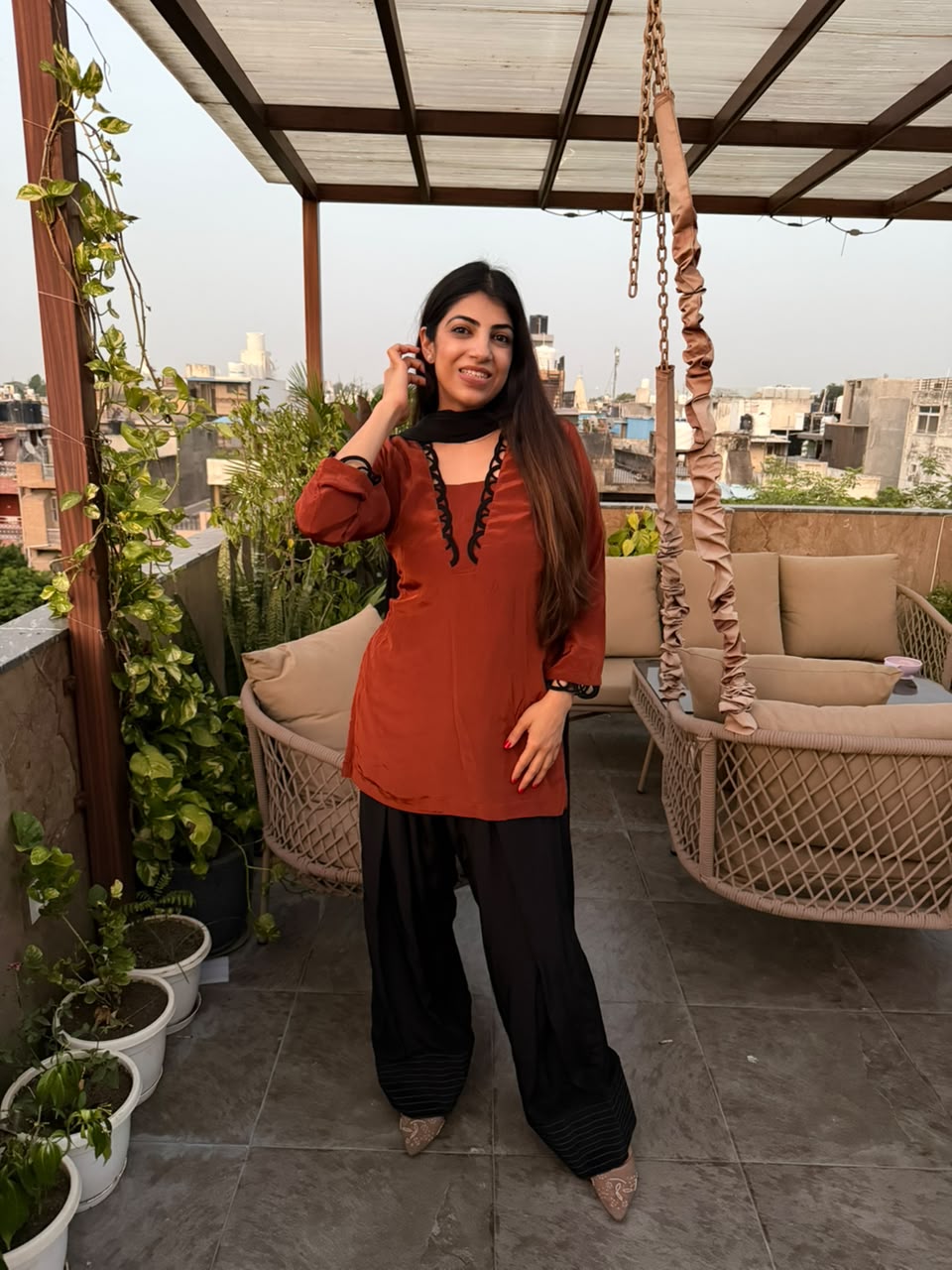 Pure crepe contrast farshi salwar set back dori& dupatta