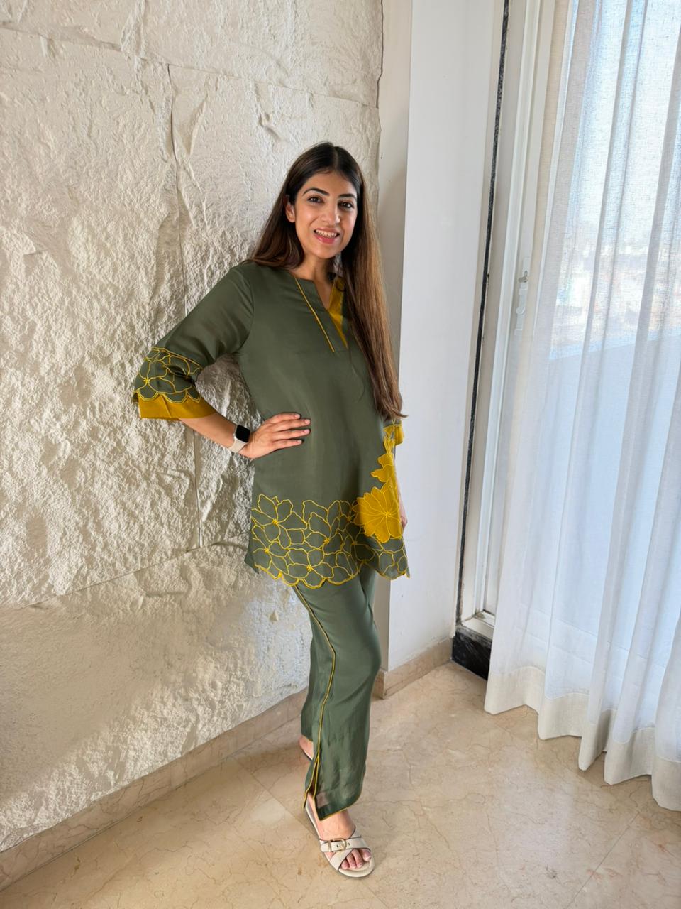 Cotton muslin 2 pc set with motifs and slit pants