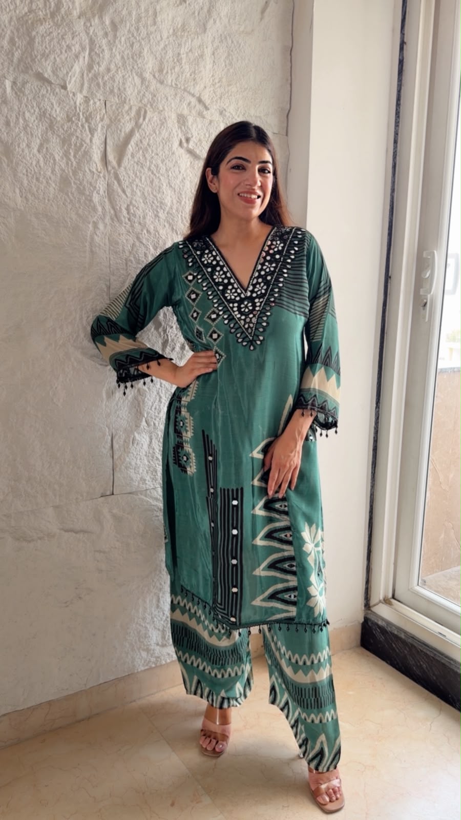Pure crepe 2pc ,set  with straight pants & highlight with mirror work