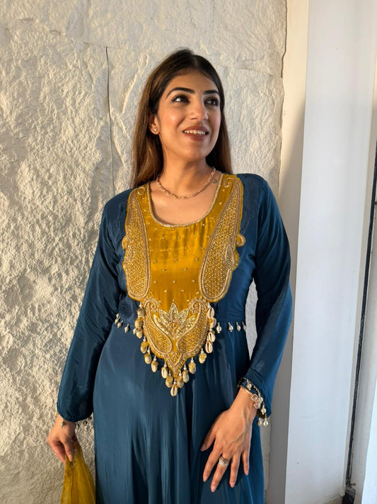 Pure crepe long anarkali design with combination organza duppata