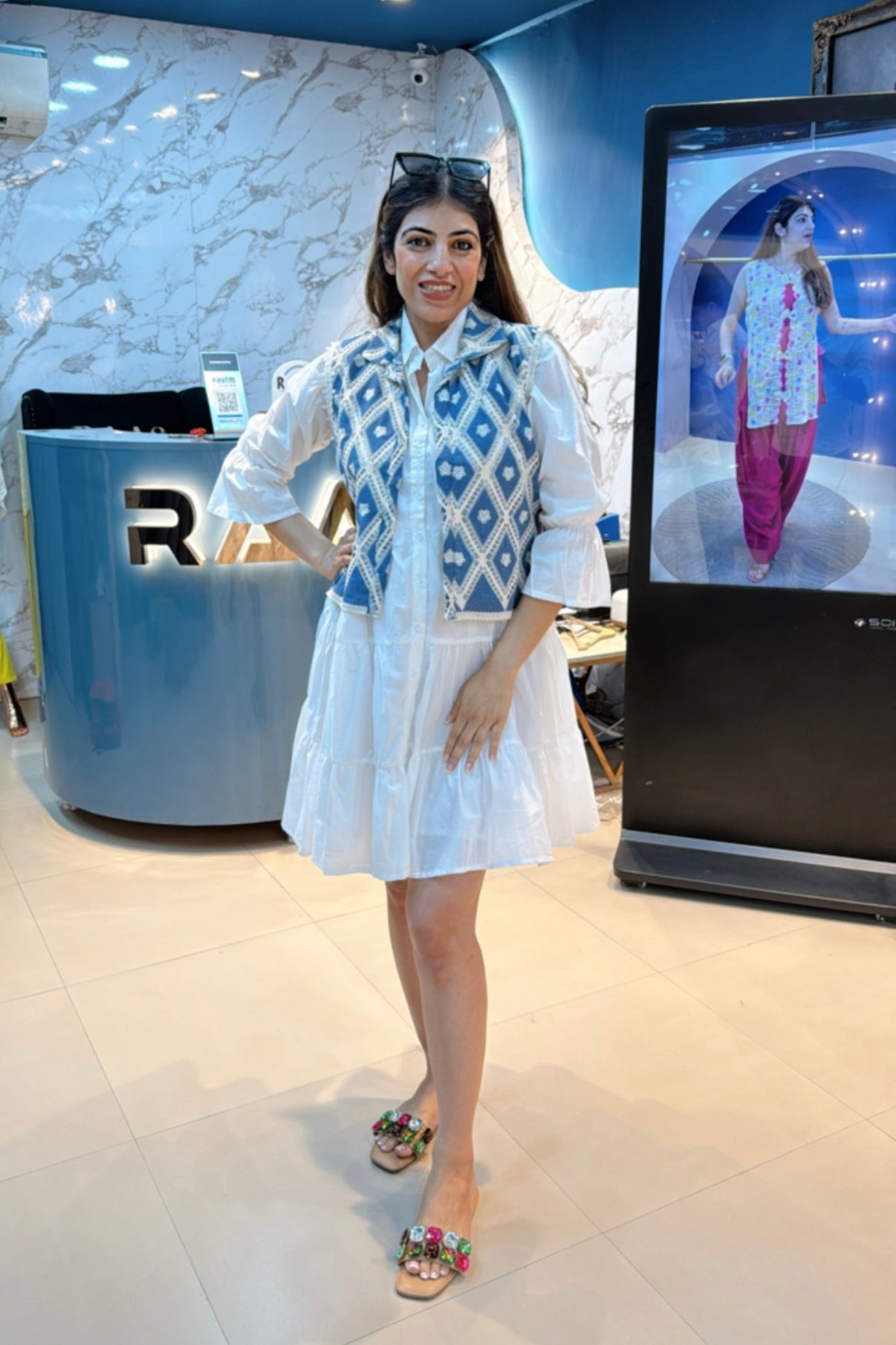 One-Piece Cotton Dress Paired With Short Jacket