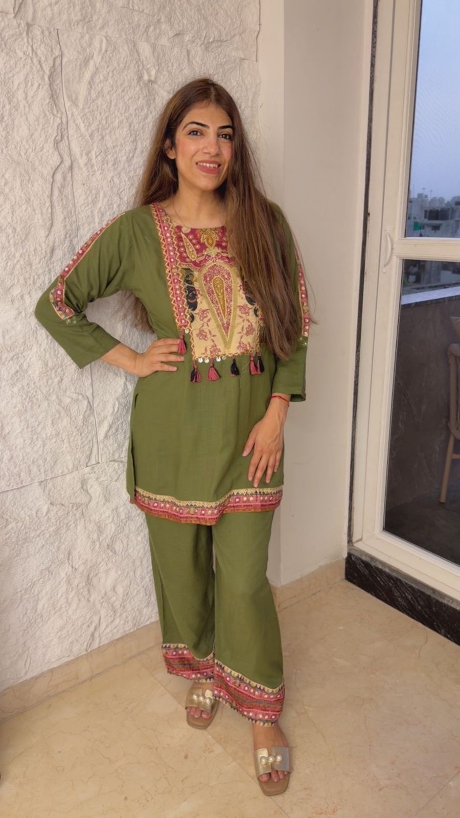 Cotton 2 pc set with embroidered neck line