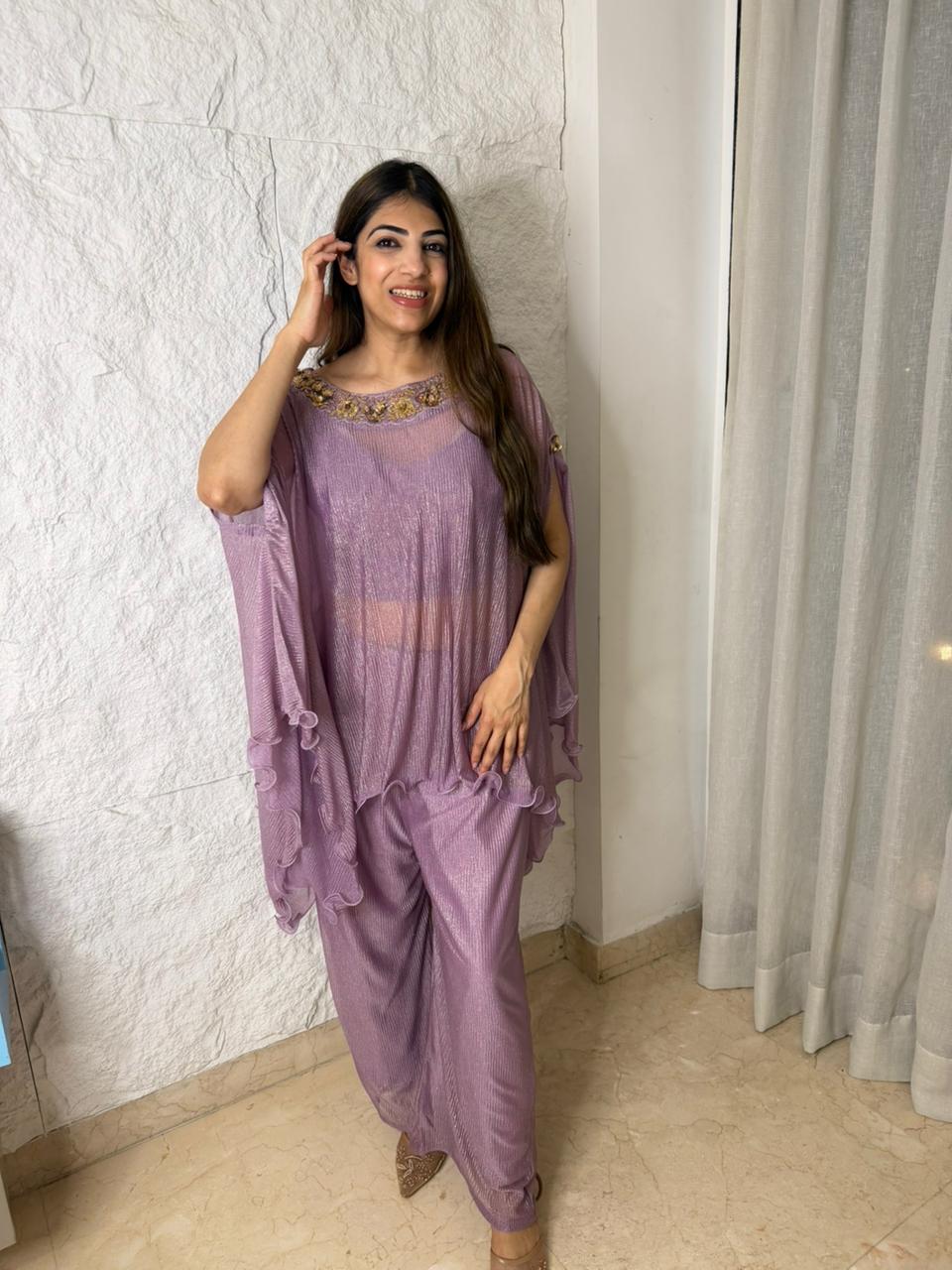 Crushed fabric indo-western with handwork on neckline with inner