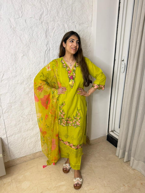 Pure mul cotton 3pc set, cut work nd patch work, with digital print organza duppata