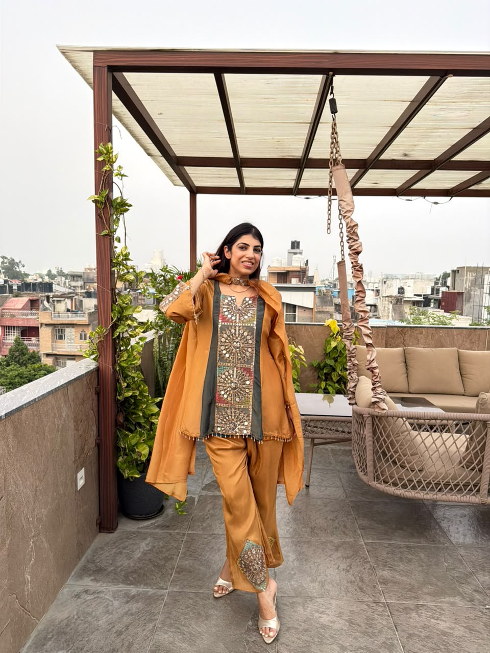 Cosmo 3pc, set with bell bottom plazo & choker neck dupatta
