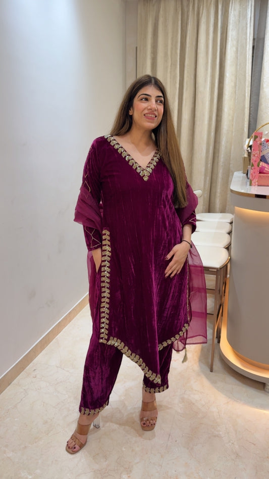 Imported-crushed valvet 3pc suit all handwork with organza dupatta