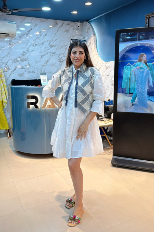 One-Piece Cotton Dress Paired With Short Jacket