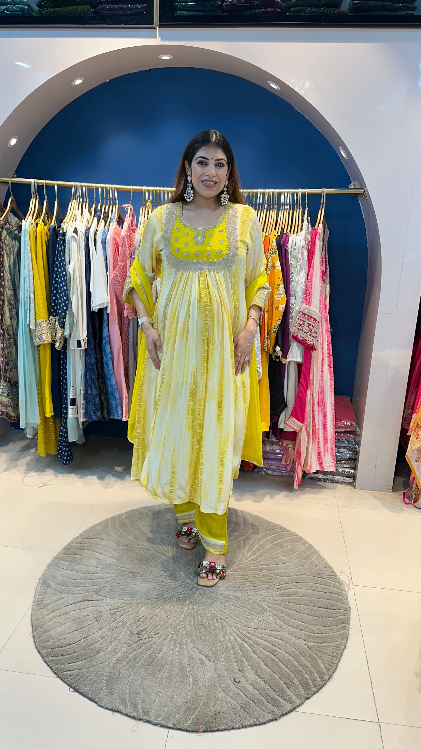 Shibori tie & dye print crepe suit with intricate thread embroidery
