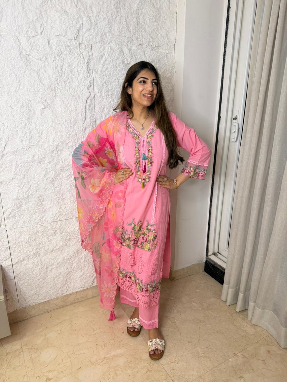 Pure mul cotton 3pc set, cut work nd patch work, with digital print organza duppata