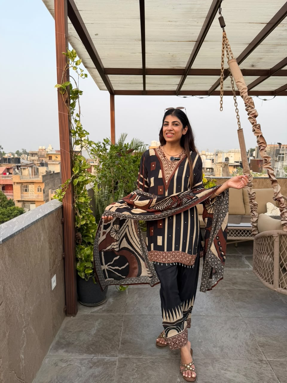 Natural crepe 3,pc farshi salwar set