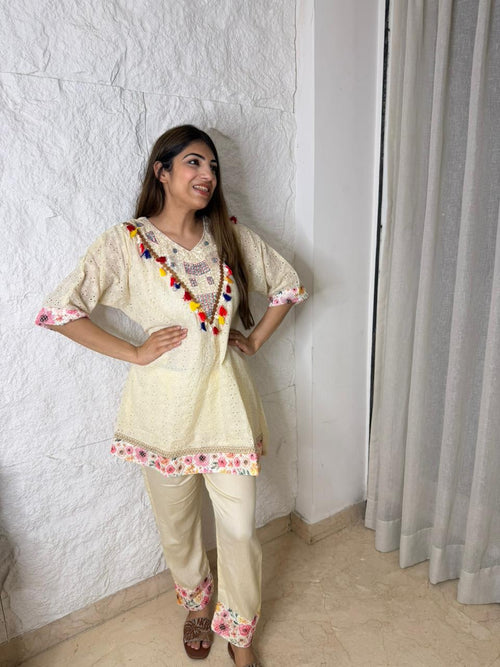 Schiffli cotton 2 pc set with handwork