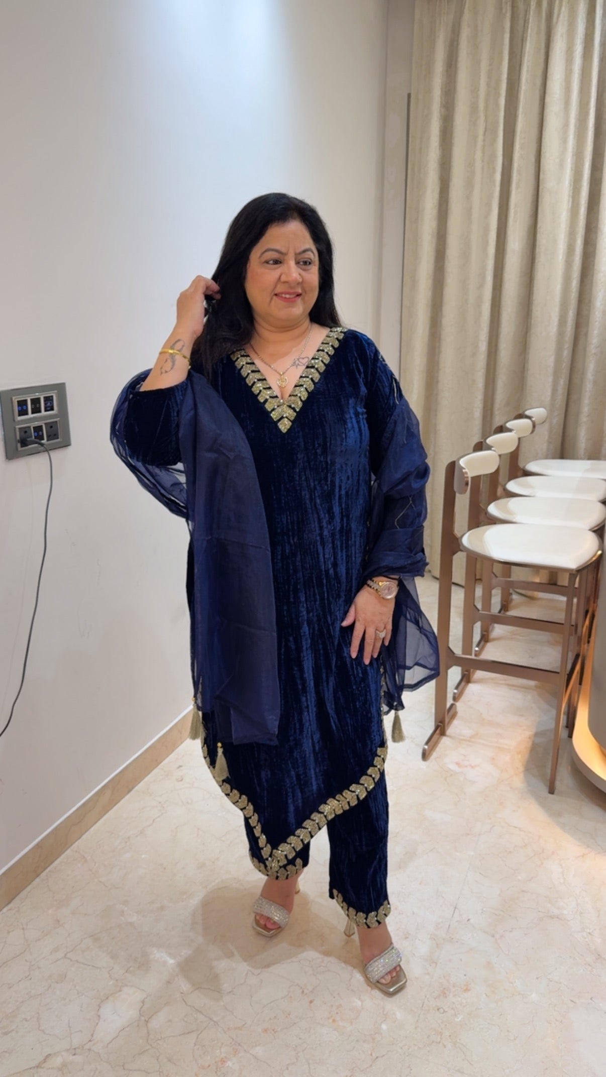 Imported-crushed valvet 3pc suit all handwork with organza dupatta