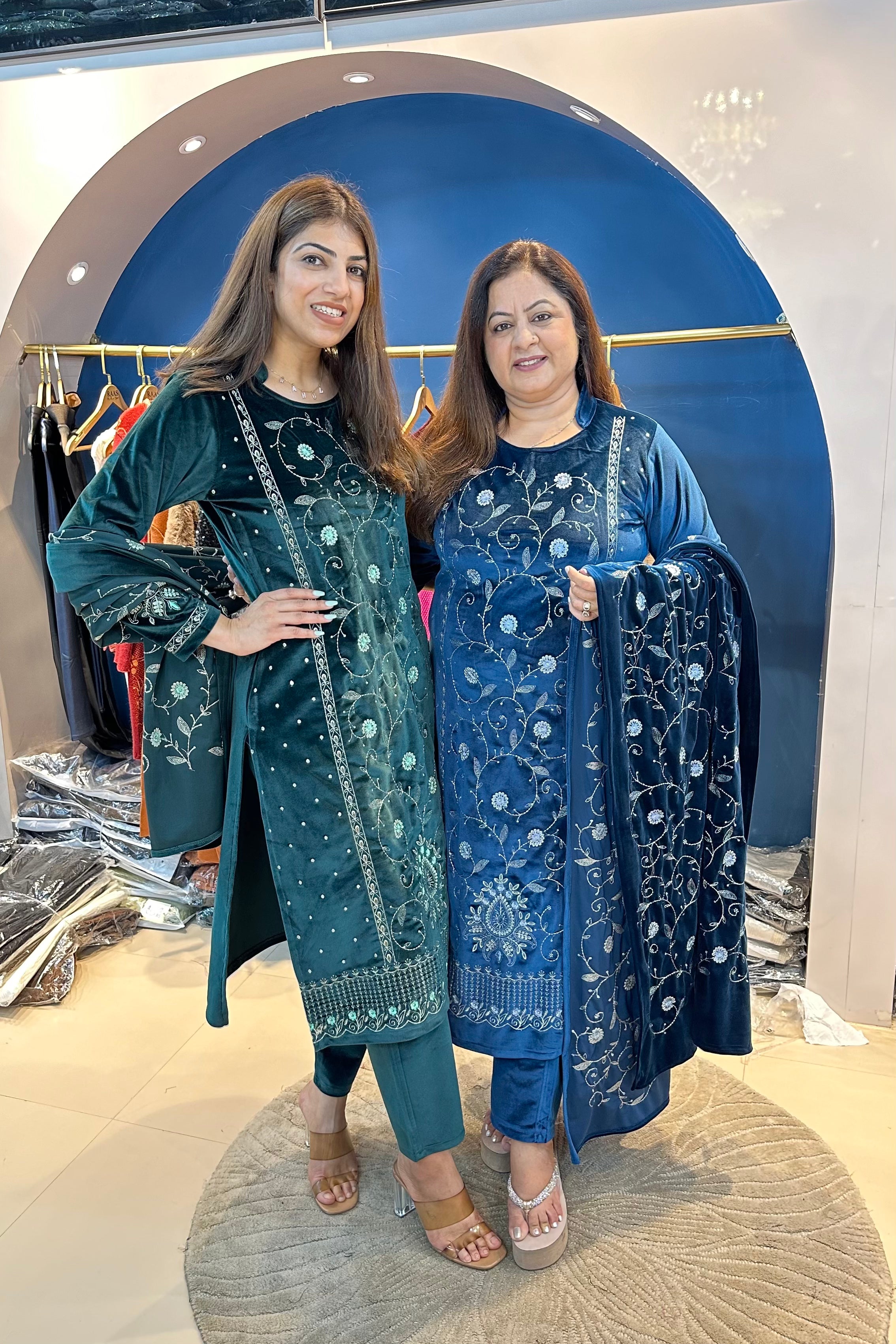 3pc Heavy Velvet Suit – Raas by Riya