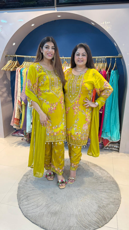 Digital crepe 3 pc suit with highlighting