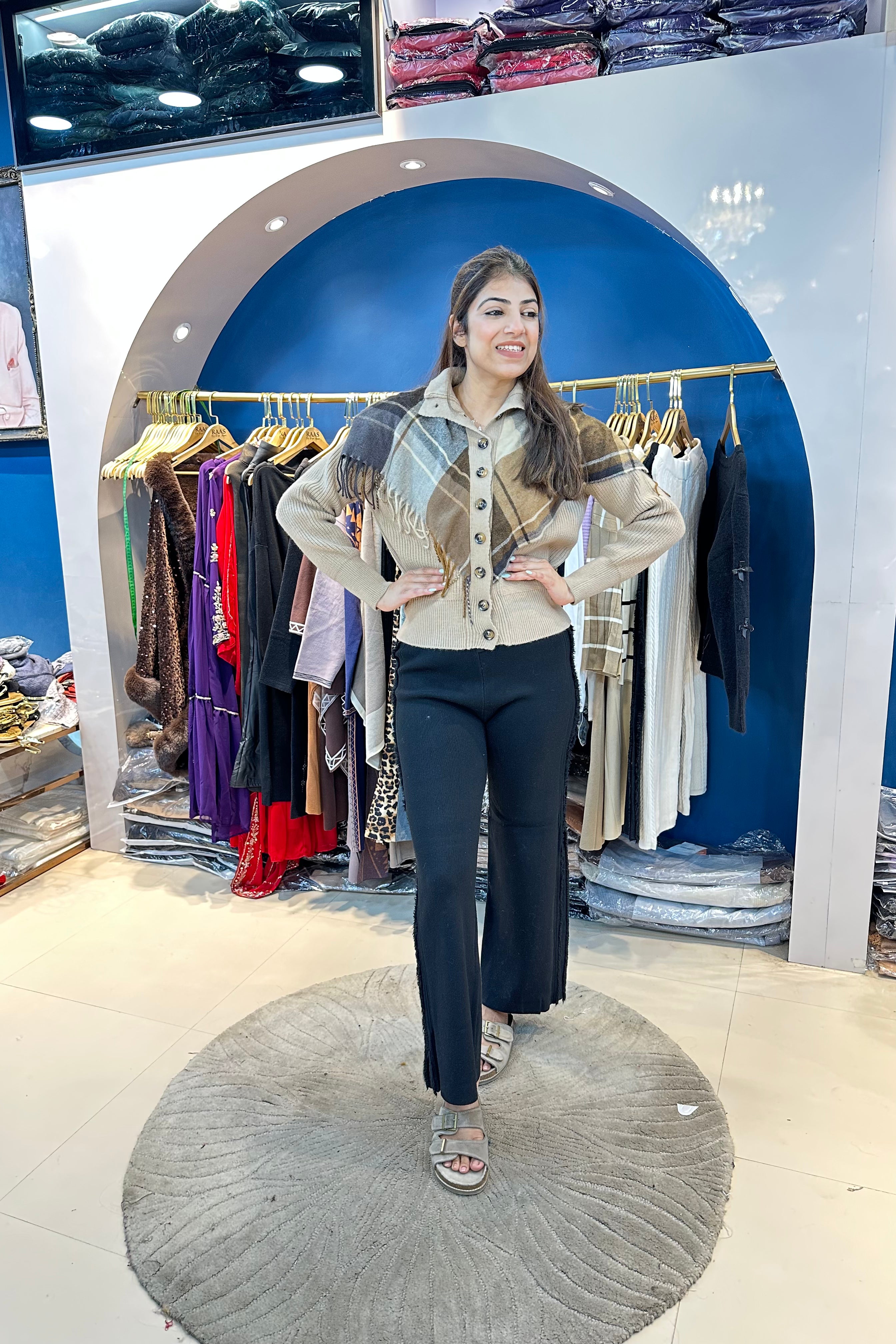 stretchable straight pants
