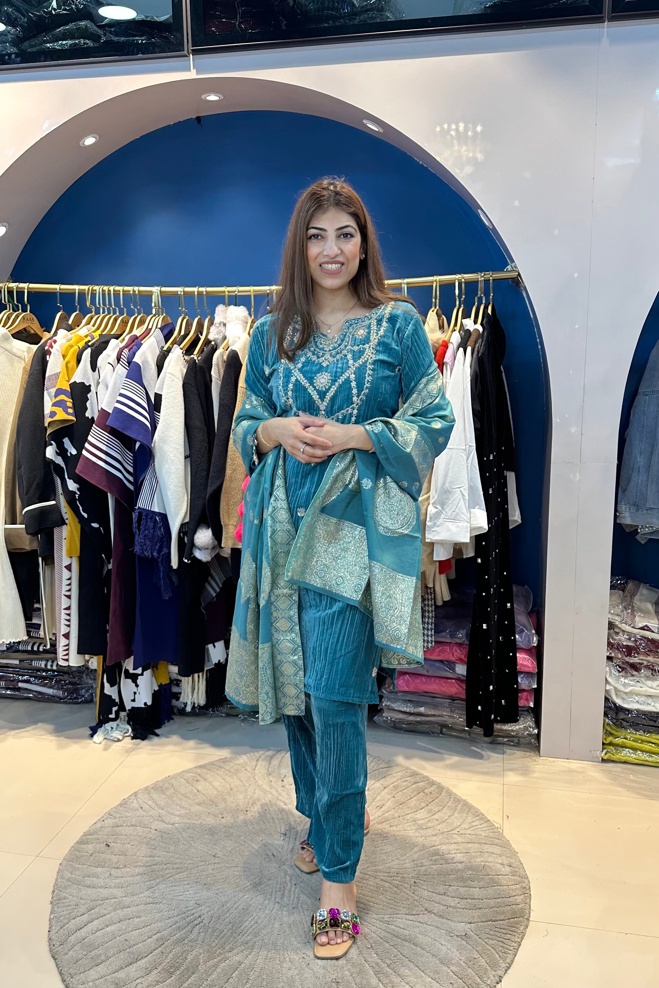 3pc Crushed Velvet Suit With Banarasi Dupatta