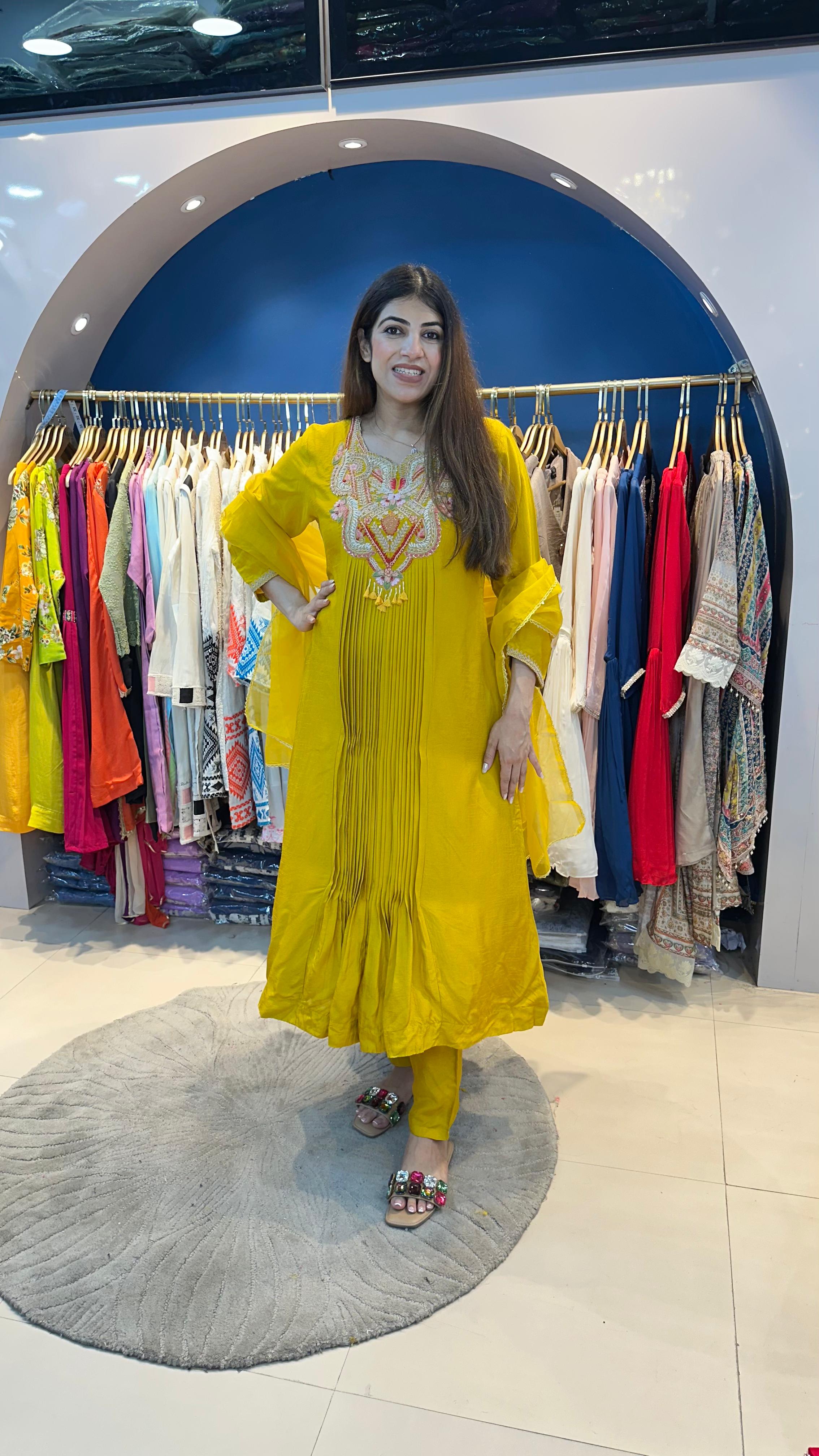 Dola silk pleated suit with handwork