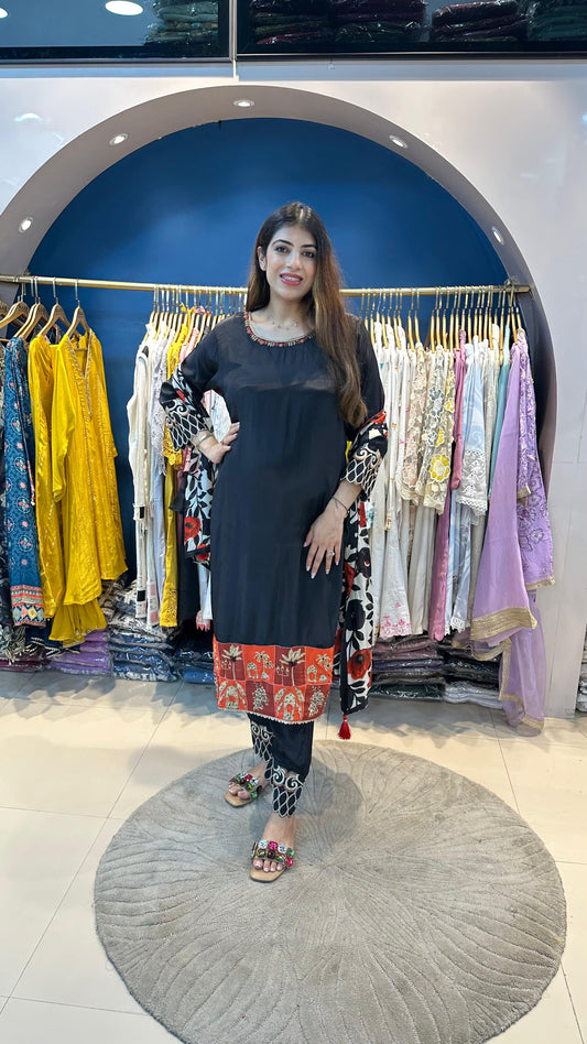 Digital Crepe 3 pc Party Wear Suit