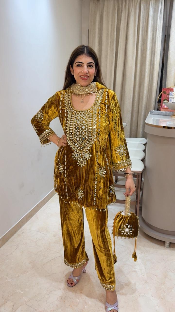 Crushed velvet 4 pc set with complete mirror work with potli & dupatta