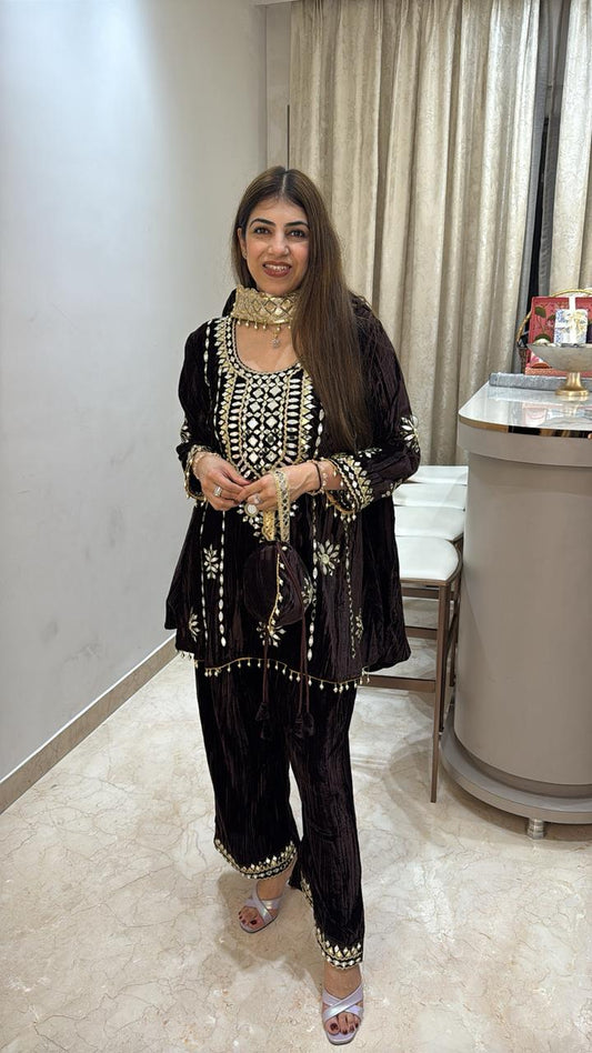 Crushed velvet 4 pc set with complete mirror work with potli & dupatta