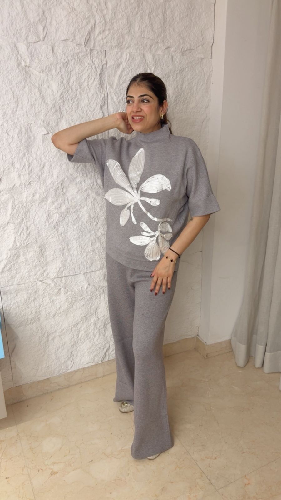 Free size woollen co-ord set with flower detail