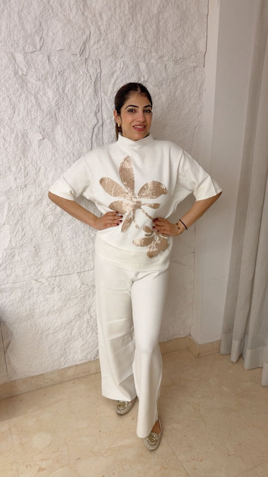 Free size woollen co-ord set with flower detail