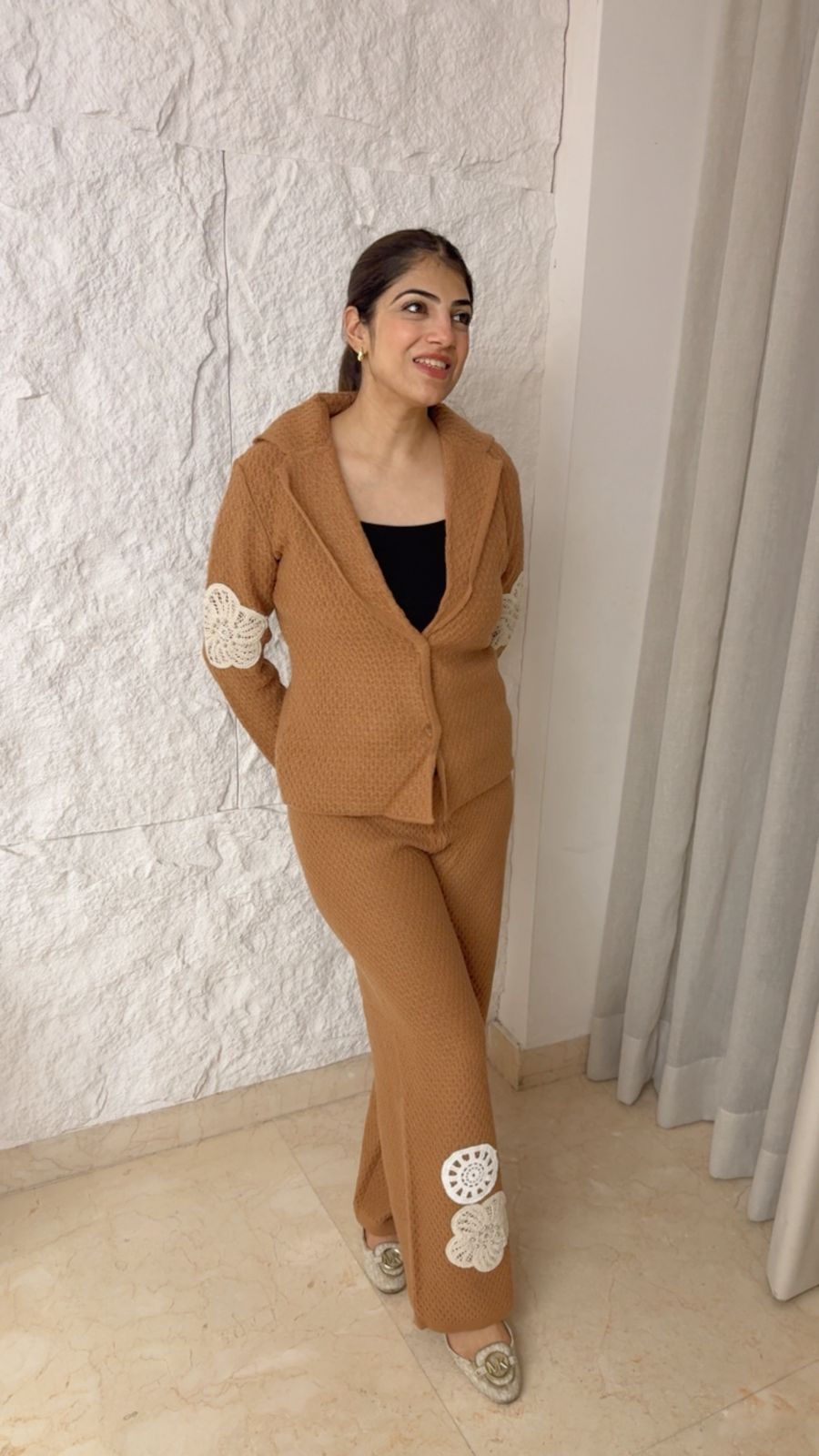 Free size woollen blazer 2 pc set with flower motif