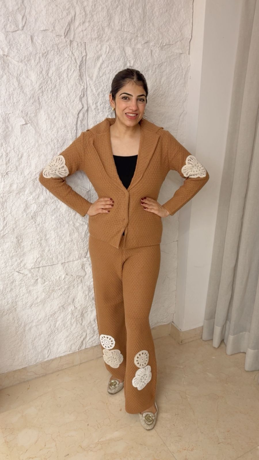 Free size woollen blazer 2 pc set with flower motif