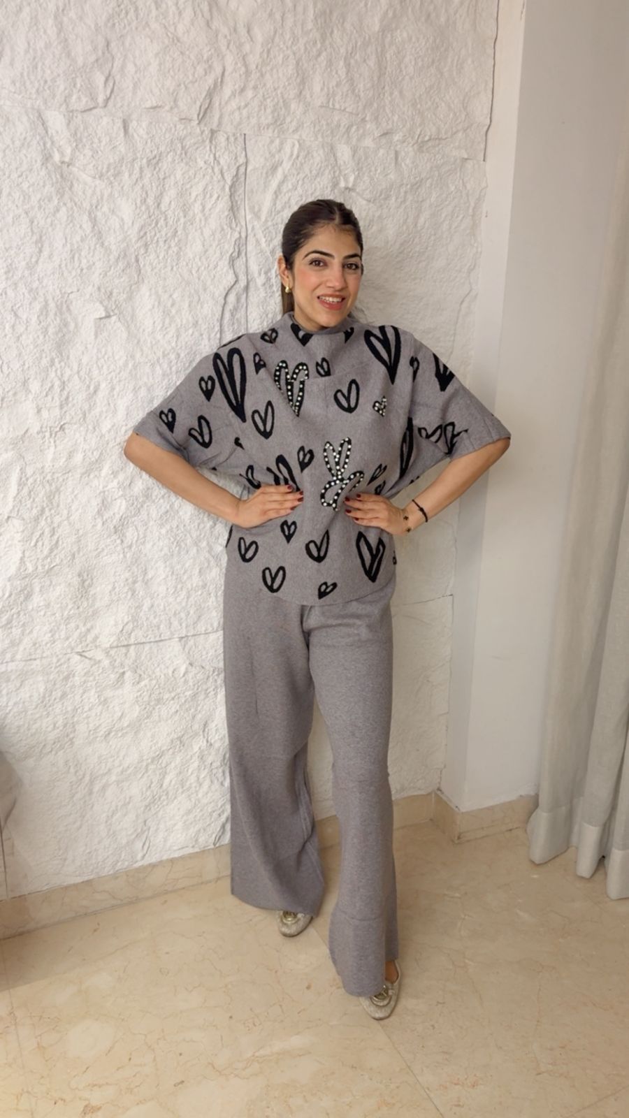 Free size woollen co-ord set with heart detail