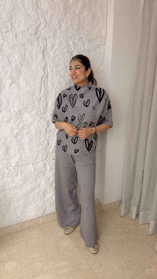 Free size woollen co-ord set with heart detail