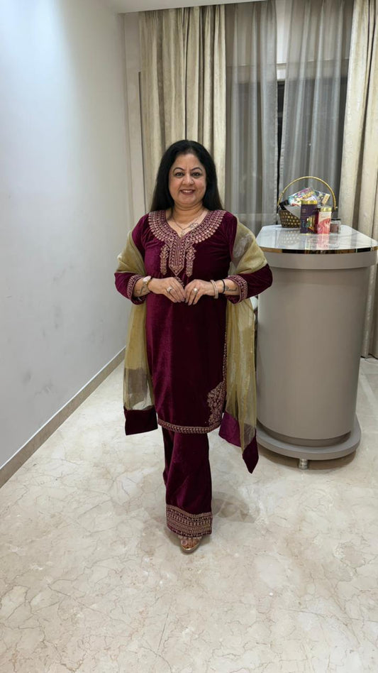 Velvet 3 pc suit with embroidery paired with straight fit pants and contrast tissue dupatta