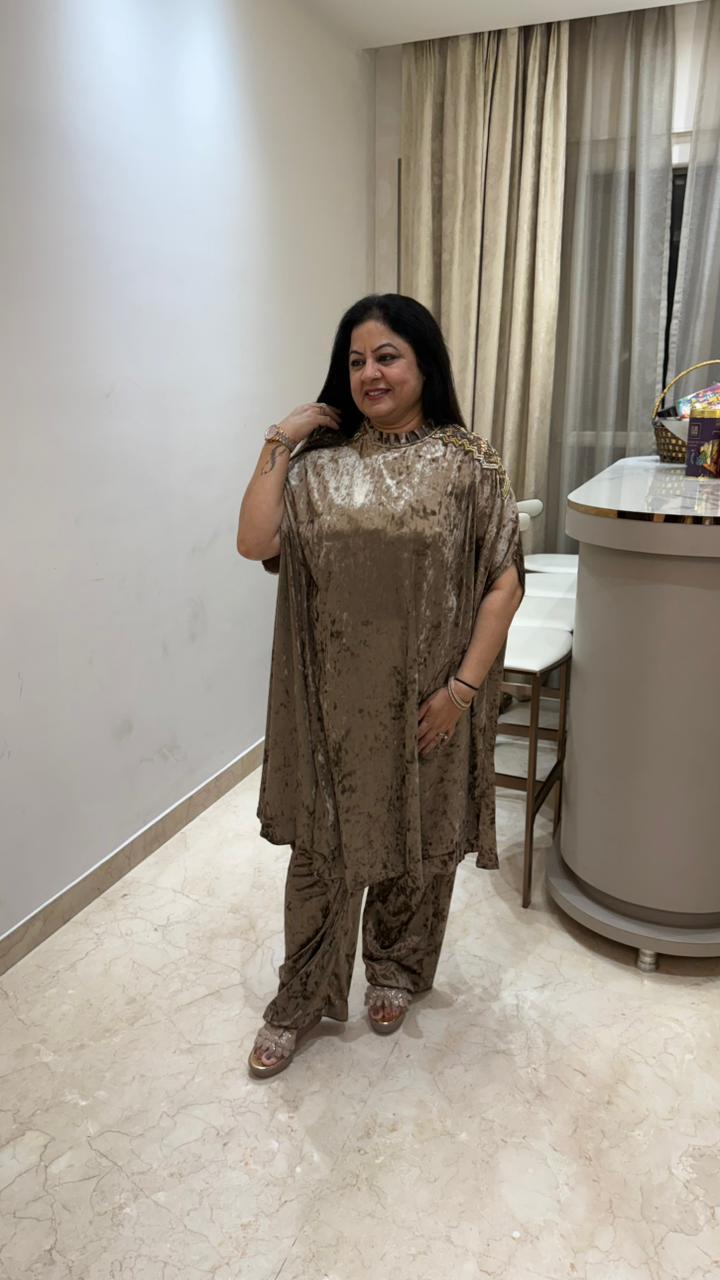 Ice velvet kaftan style 2 pc set With handwork on shoulder