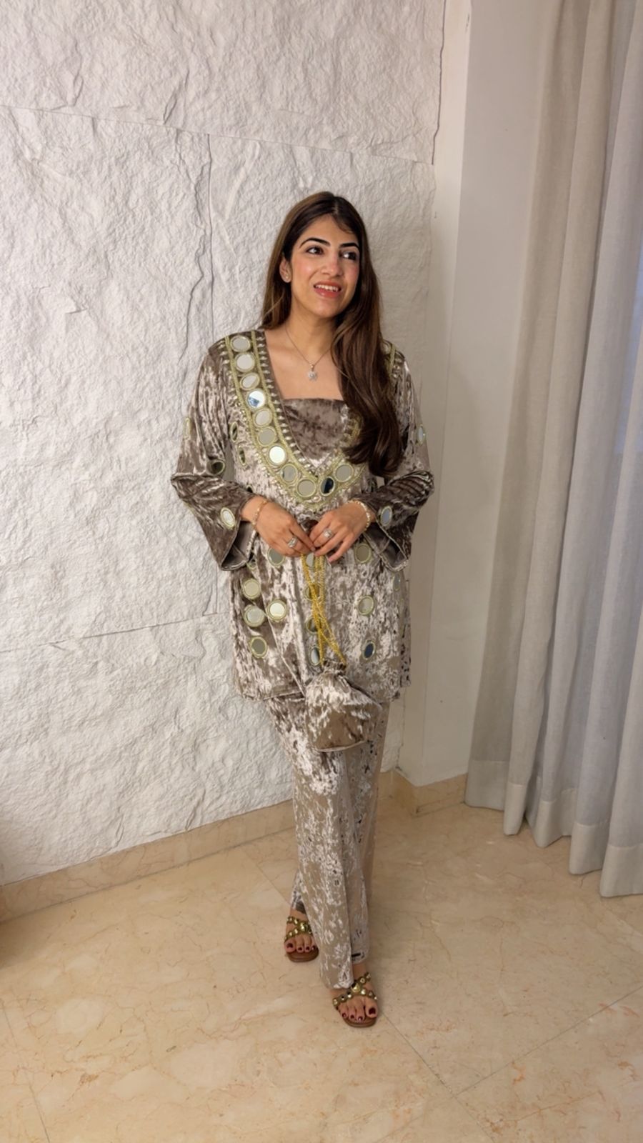 Stretchable velvet 2 pc set with mirror detailing with potli