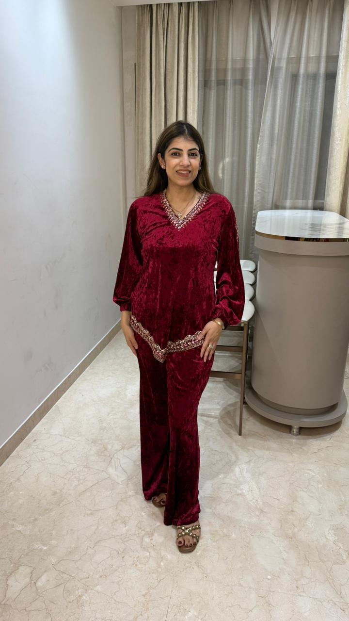 Stretchable velvet with stylish sleeves and front cut with handwork